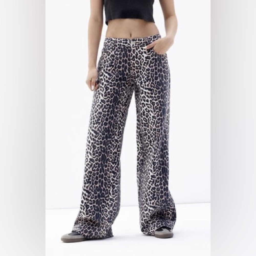 Cheetah print pacsun low rise jeans